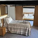 The Vottage - 3 Bed Cottage